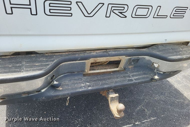 image for item EJ8020 2001 Chevrolet  1500 pickup truck