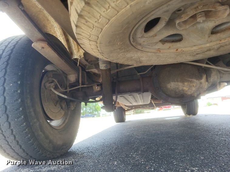 image for item EJ8020 2001 Chevrolet  1500 pickup truck