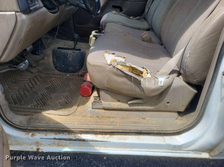 image for item EJ8020 2001 Chevrolet  1500 pickup truck