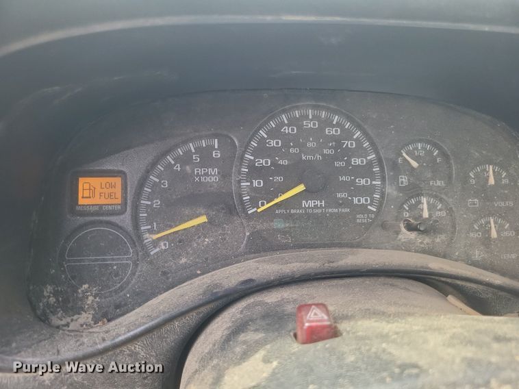 image for item EJ8020 2001 Chevrolet  1500 pickup truck