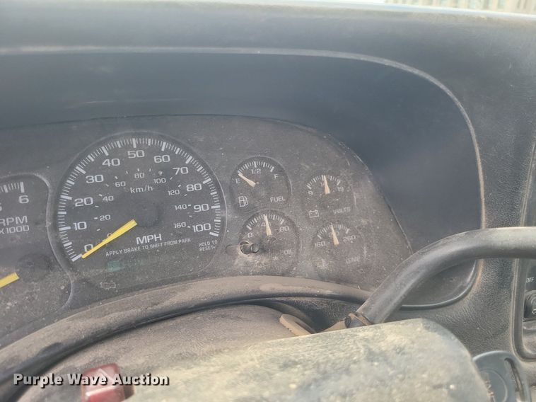 image for item EJ8020 2001 Chevrolet  1500 pickup truck