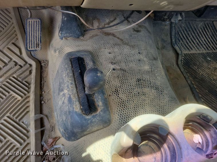 image for item EJ8020 2001 Chevrolet  1500 pickup truck