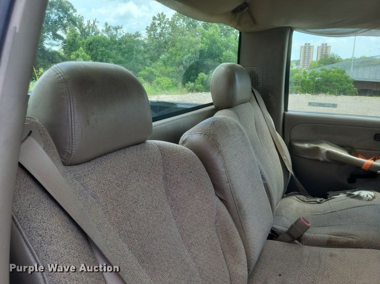 image for item EJ8020 2001 Chevrolet  1500 pickup truck