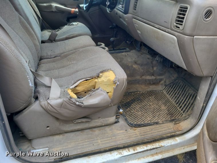 image for item EJ8020 2001 Chevrolet  1500 pickup truck