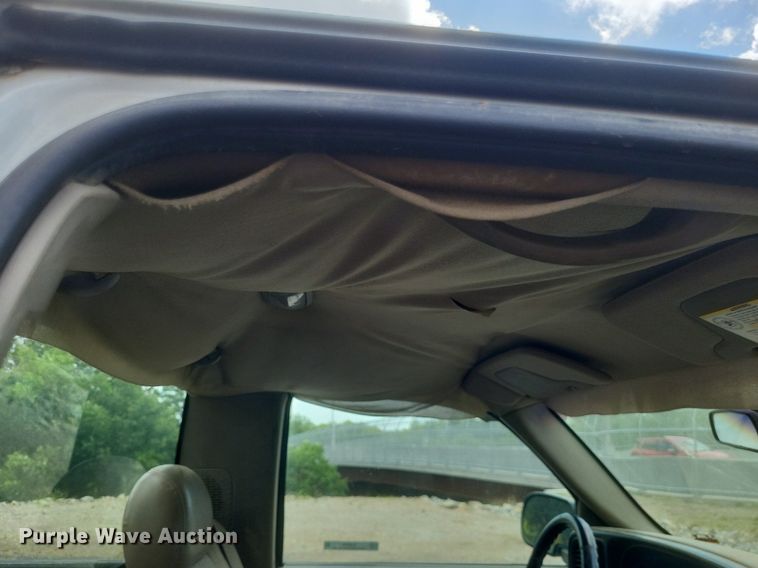 image for item EJ8020 2001 Chevrolet  1500 pickup truck