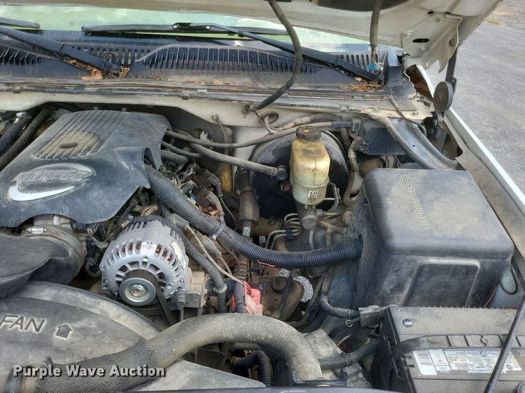 image for item EJ8020 2001 Chevrolet  1500 pickup truck