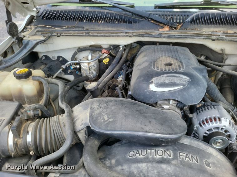 image for item EJ8020 2001 Chevrolet  1500 pickup truck