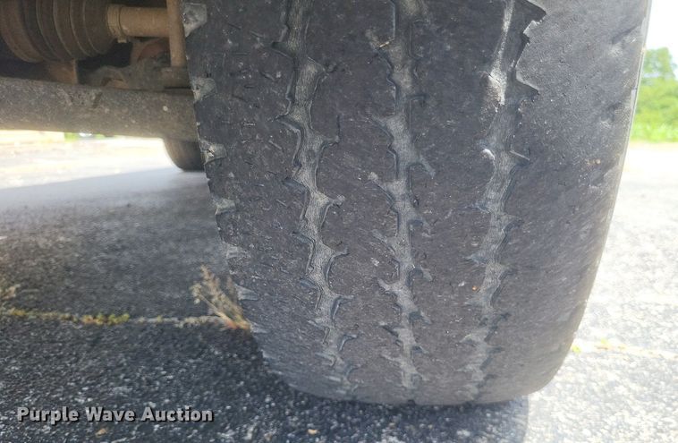 image for item EJ8020 2001 Chevrolet  1500 pickup truck