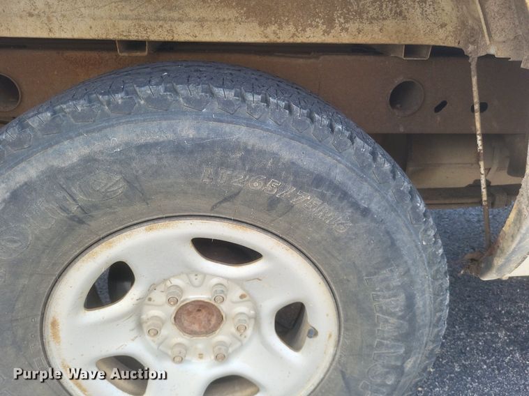 image for item EJ8020 2001 Chevrolet  1500 pickup truck