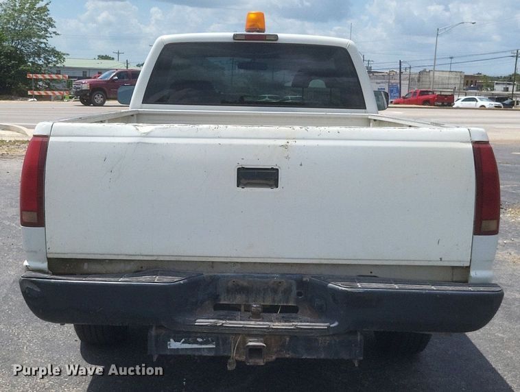 image for item EJ8021 1994 Chevrolet  C1500 pickup truck