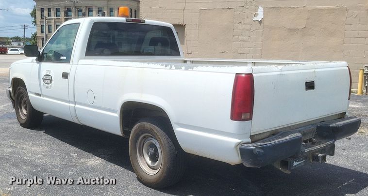 image for item EJ8021 1994 Chevrolet  C1500 pickup truck