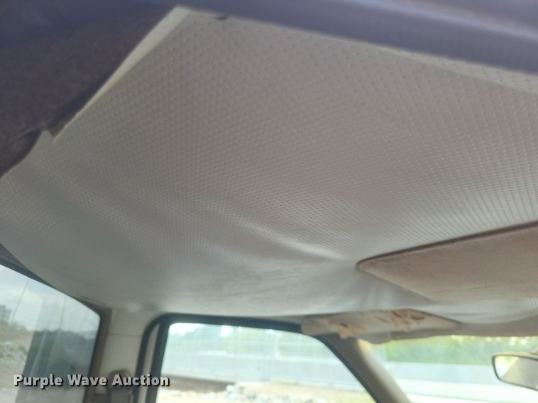 image for item EJ8021 1994 Chevrolet  C1500 pickup truck