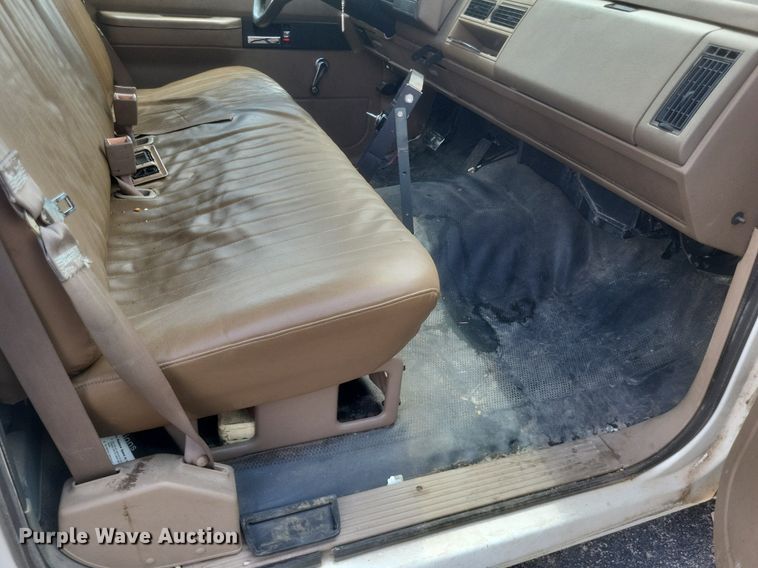 image for item EJ8021 1994 Chevrolet  C1500 pickup truck