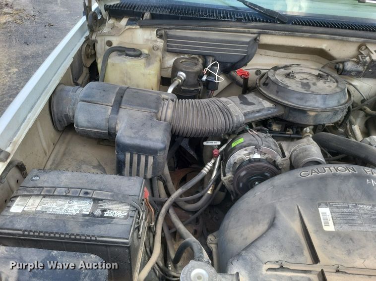 image for item EJ8021 1994 Chevrolet  C1500 pickup truck