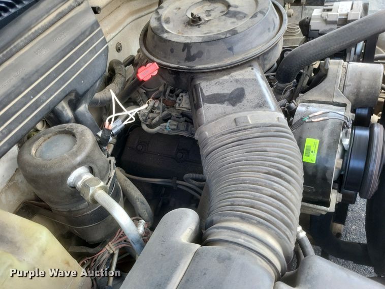 image for item EJ8021 1994 Chevrolet  C1500 pickup truck