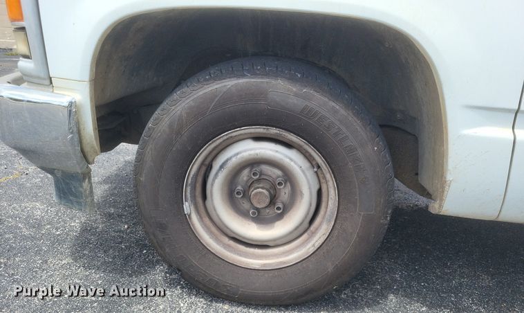 image for item EJ8021 1994 Chevrolet  C1500 pickup truck