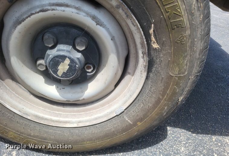 image for item EJ8021 1994 Chevrolet  C1500 pickup truck