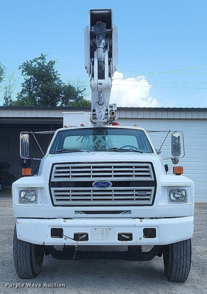image for item EJ8023 1990 Ford  bucket truck