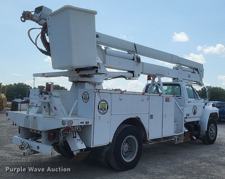 image for item EJ8023 1990 Ford  bucket truck