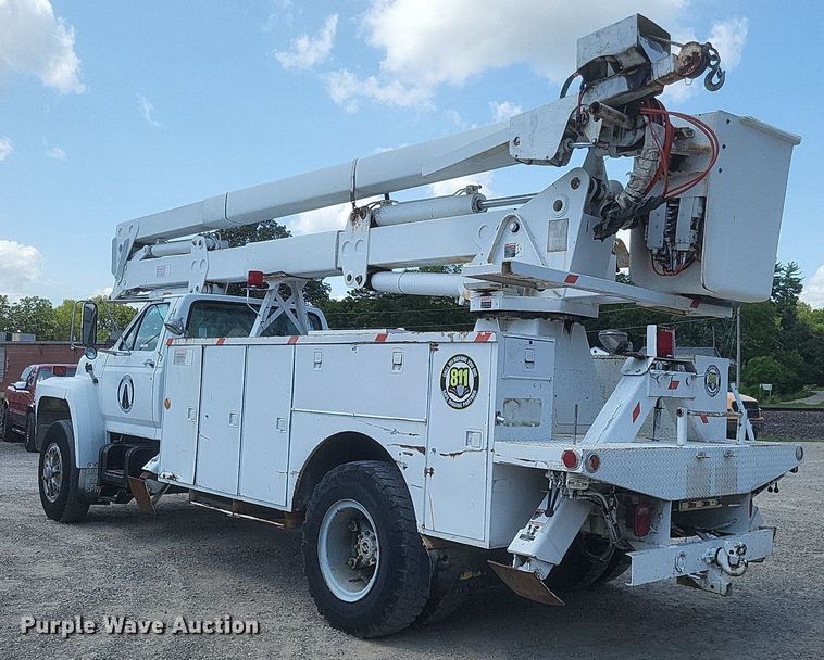 image for item EJ8023 1990 Ford  bucket truck