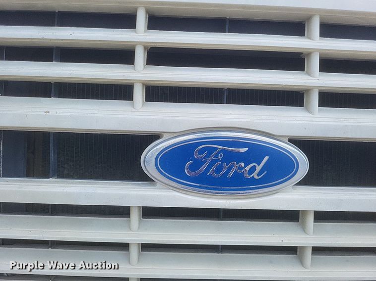 image for item EJ8023 1990 Ford  bucket truck