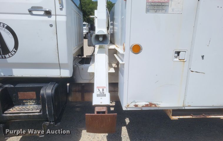 image for item EJ8023 1990 Ford  bucket truck