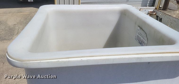 image for item EJ8023 1990 Ford  bucket truck