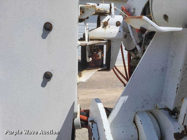 image for item EJ8023 1990 Ford  bucket truck