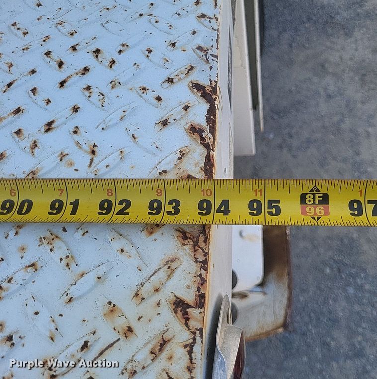 image for item EJ8023 1990 Ford  bucket truck