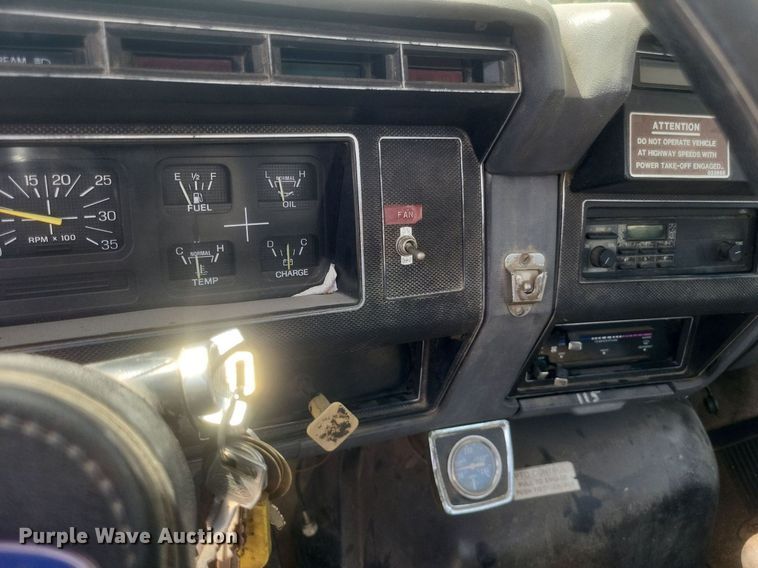 image for item EJ8023 1990 Ford  bucket truck