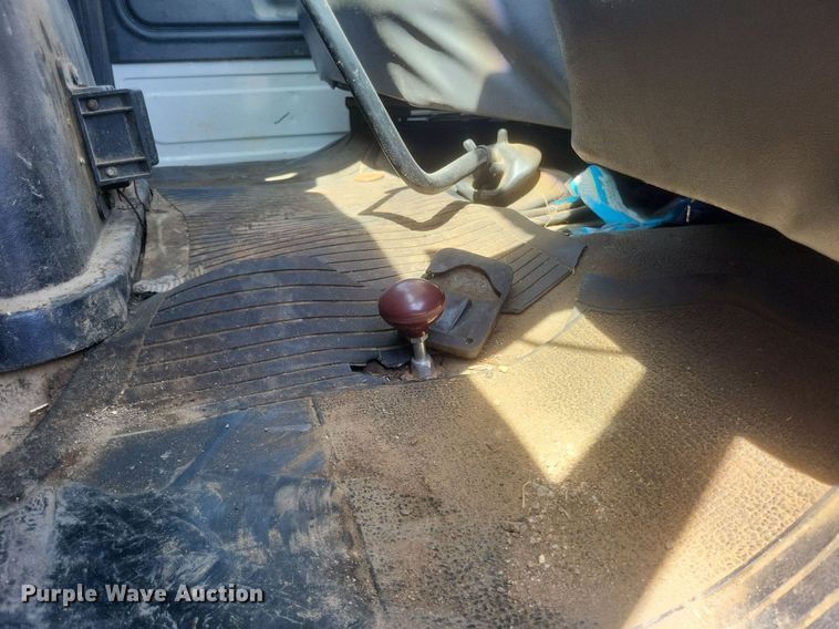 image for item EJ8023 1990 Ford  bucket truck