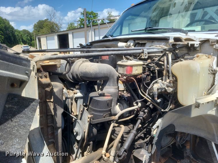 image for item EJ8023 1990 Ford  bucket truck