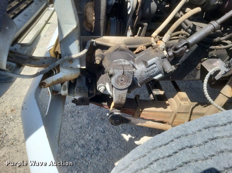 image for item EJ8023 1990 Ford  bucket truck
