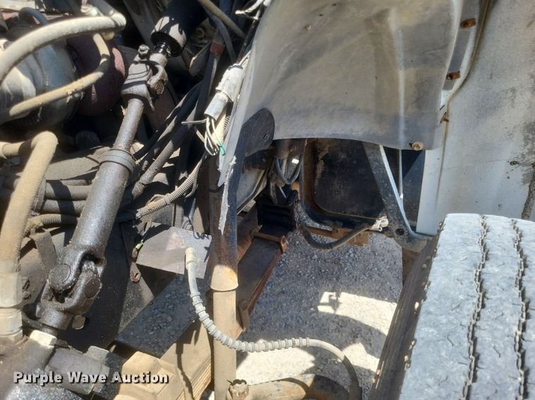 image for item EJ8023 1990 Ford  bucket truck