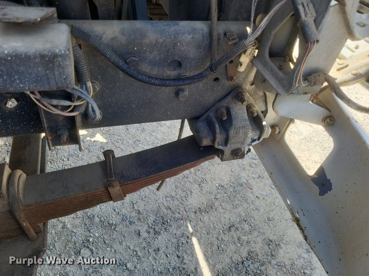 image for item EJ8023 1990 Ford  bucket truck
