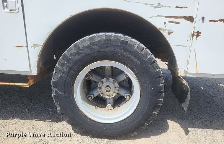 image for item EJ8023 1990 Ford  bucket truck