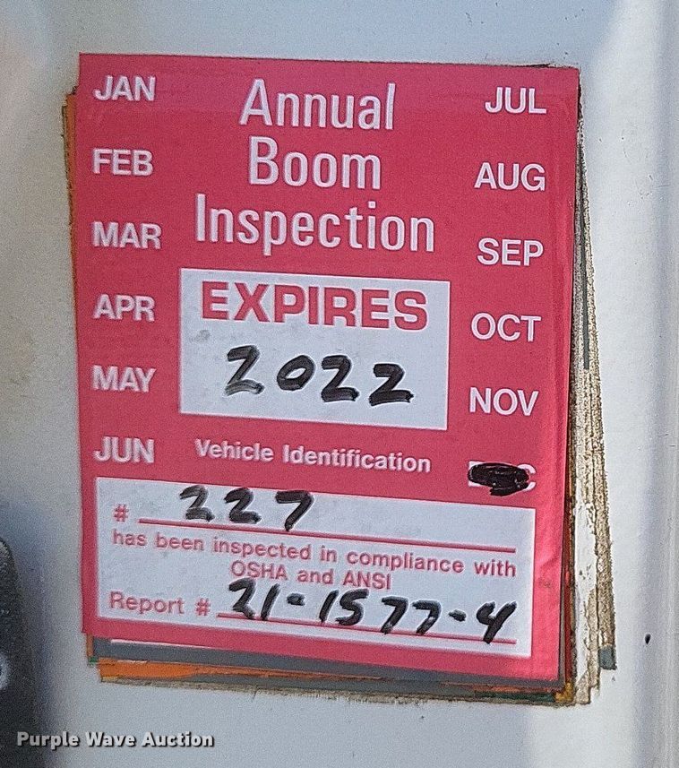 image for item EJ8023 1990 Ford  bucket truck