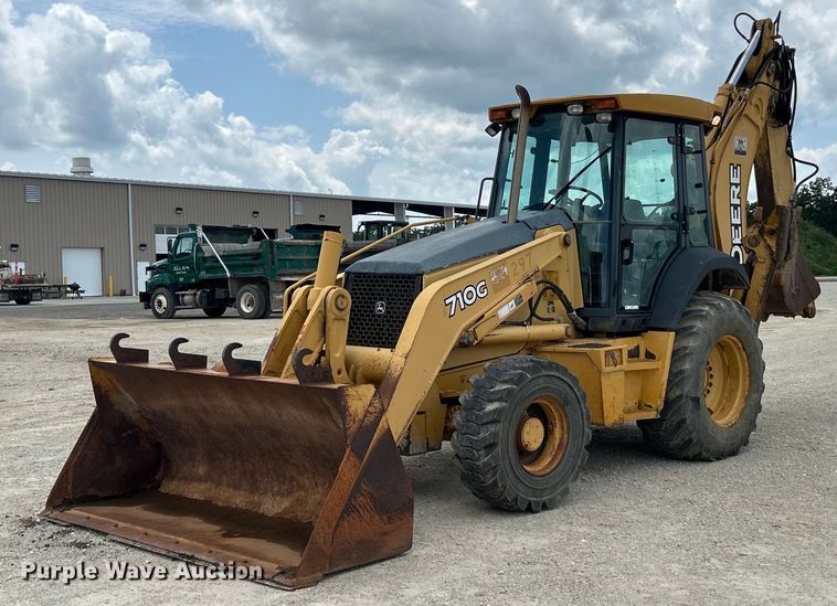 image for item EK3018 2005 John Deere  710G backhoe