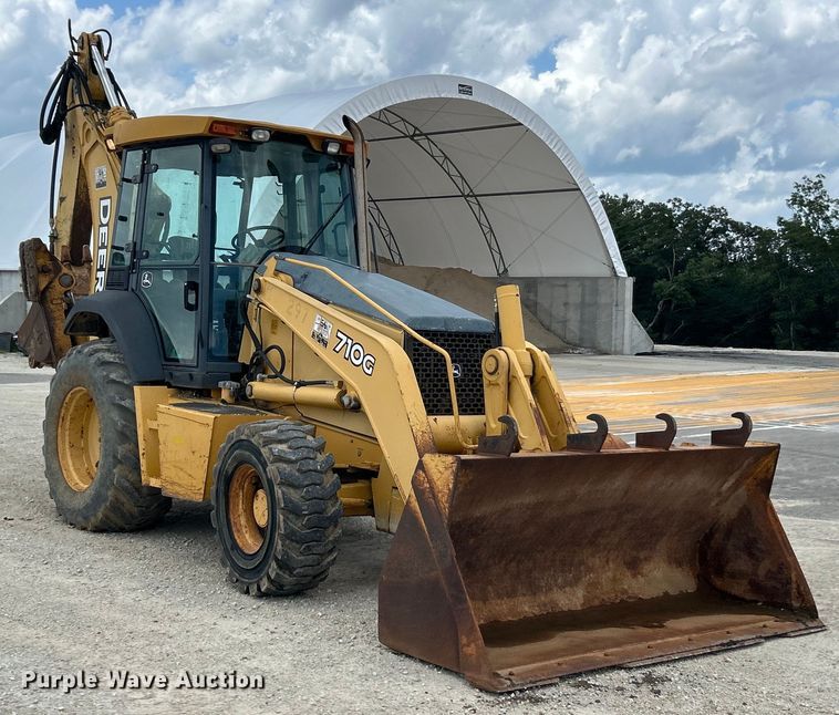 image for item EK3018 2005 John Deere  710G backhoe