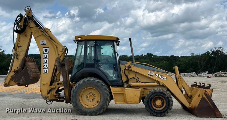 image for item EK3018 2005 John Deere  710G backhoe