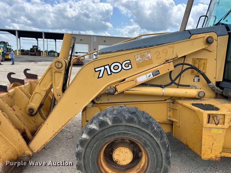 image for item EK3018 2005 John Deere  710G backhoe