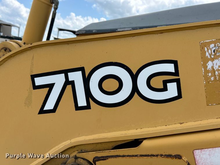image for item EK3018 2005 John Deere  710G backhoe