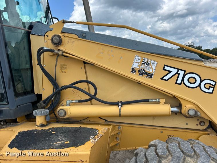 image for item EK3018 2005 John Deere  710G backhoe