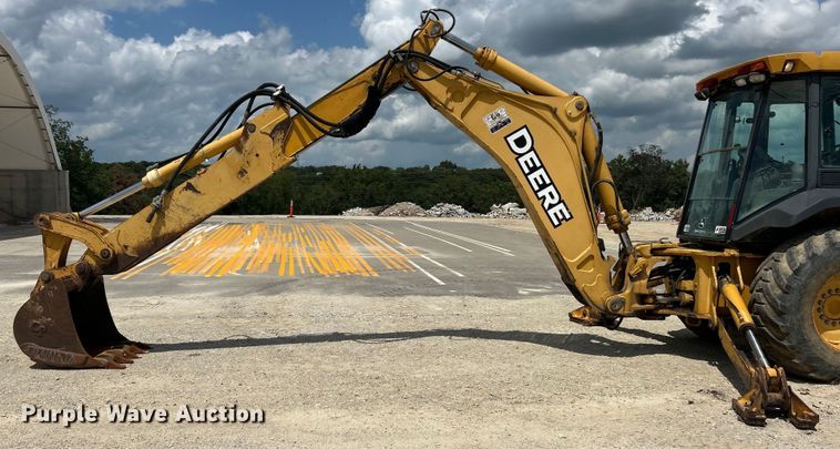 image for item EK3018 2005 John Deere  710G backhoe