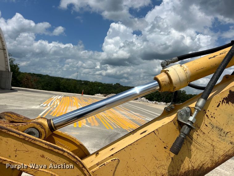 image for item EK3018 2005 John Deere  710G backhoe