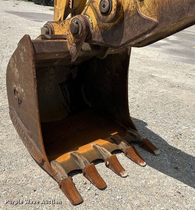 image for item EK3018 2005 John Deere  710G backhoe