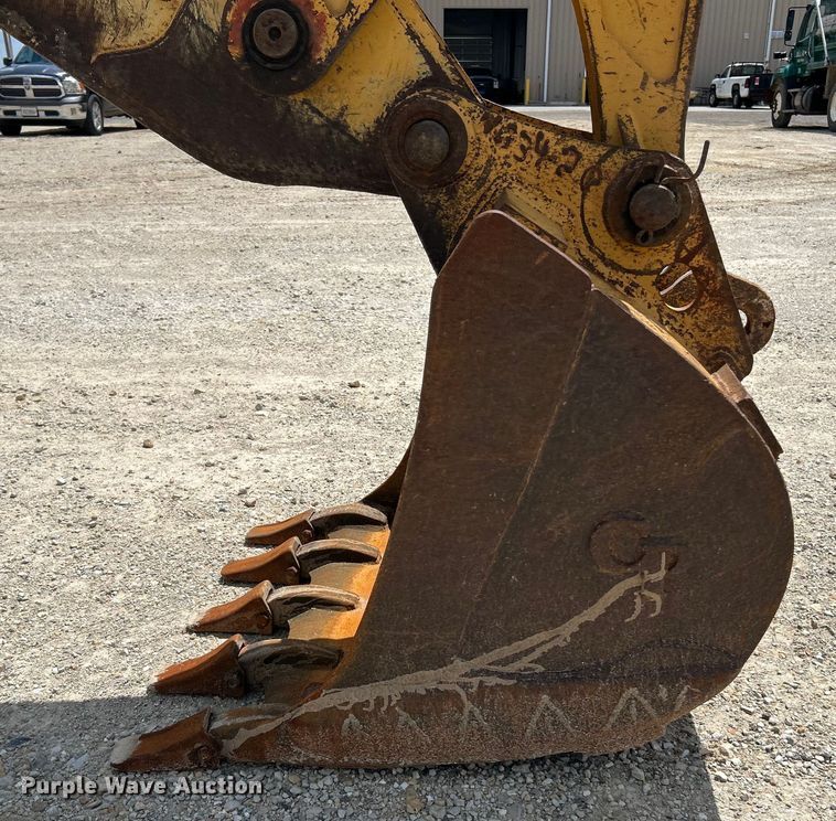 image for item EK3018 2005 John Deere  710G backhoe