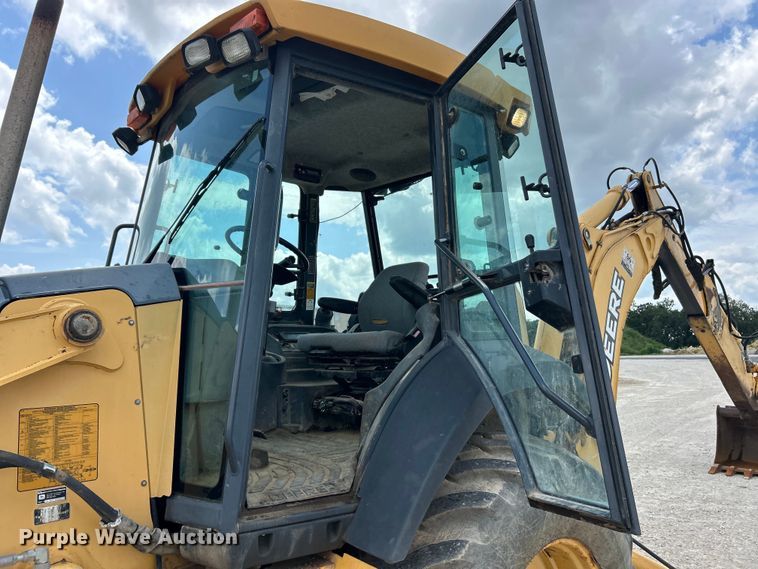 image for item EK3018 2005 John Deere  710G backhoe