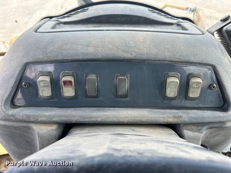 image for item EK3018 2005 John Deere  710G backhoe