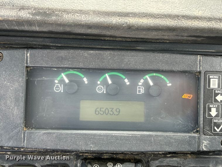 image for item EK3018 2005 John Deere  710G backhoe